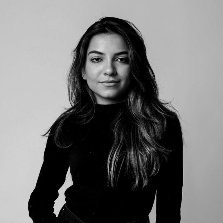 Ana Laura L.